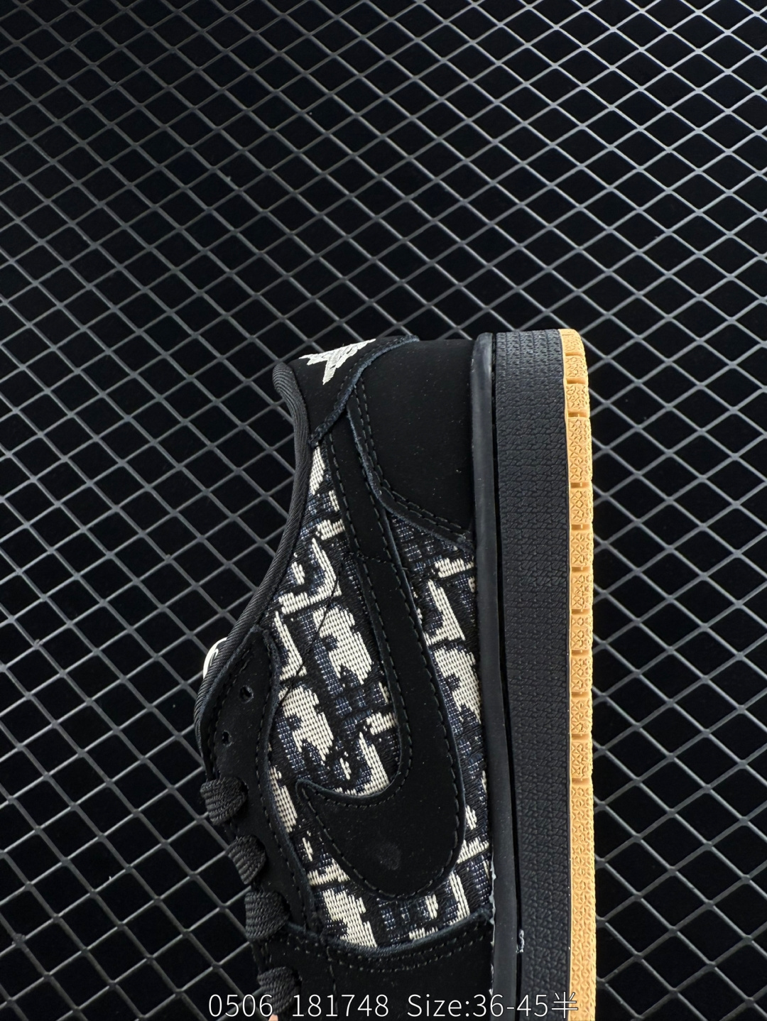 Travis Scott x Air Jordan 1 ” Reverse Mocha “